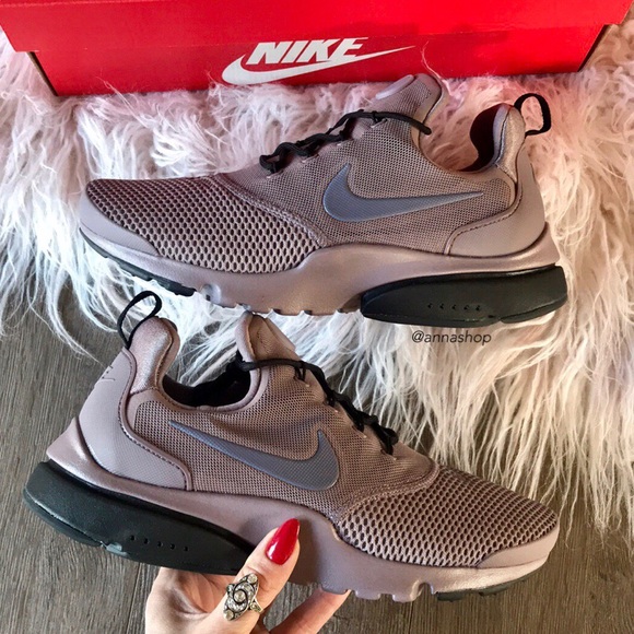 Nike Shoes - NWT Nike Presto 🦄